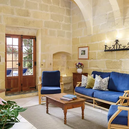 Villa Dar Tal-patri With Private Pool Ghammar