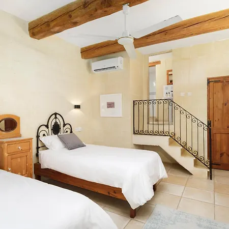 فيلة Dar Tal-patri With Private Pool *