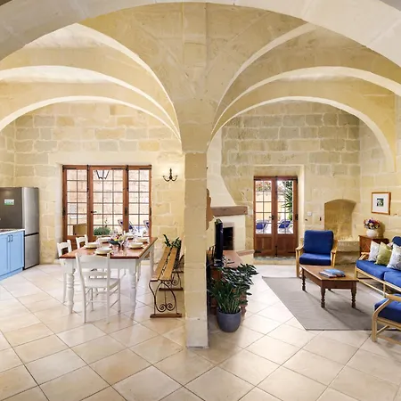 Dar Tal-patri With Private Pool Ghammar